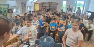 Pokusy CZ-PL - 1749397864_CZ-PL setkání s pokusy a bádáním  (4).jpg